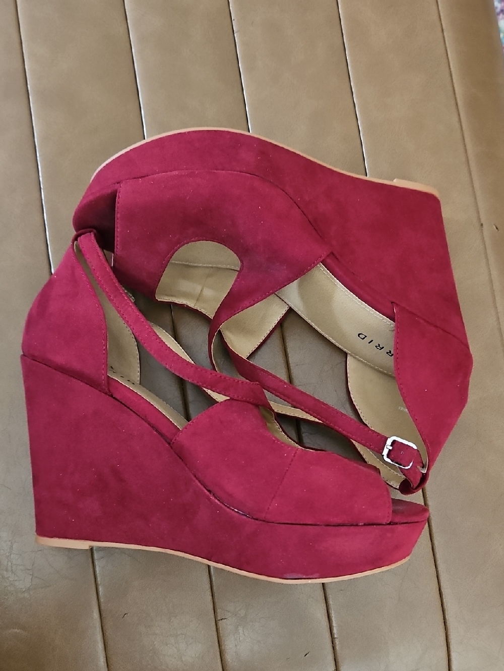 Torrid Burgundy Suede Wedge Sandals Size 9WW - Picture 6 of 9